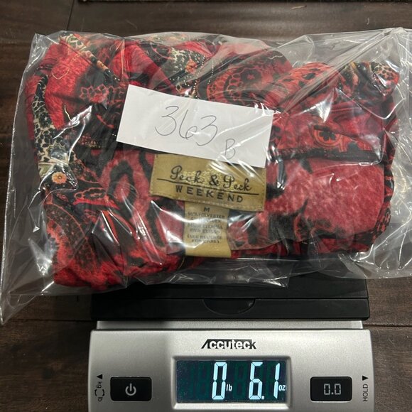 Peck & Peck Weekend Womens Sz M Long Sleeve Red Paisley Animal Print Top Elegant - Picture 10 of 10